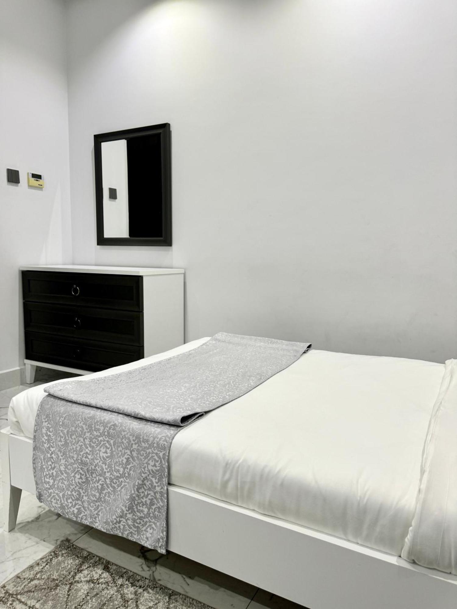 Al Safwa One Appartement Al Hidd Buitenkant foto
