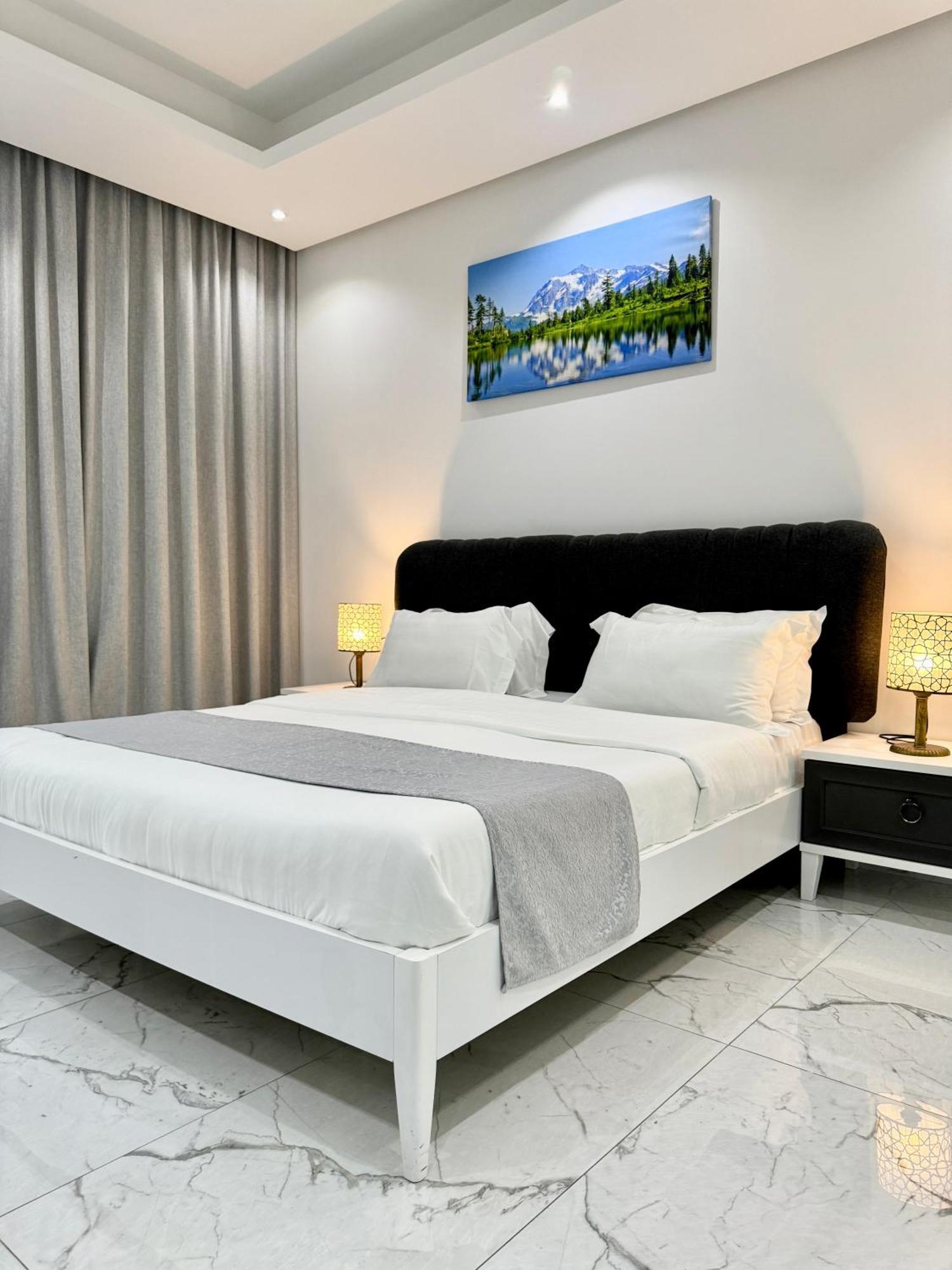 Al Safwa One Appartement Al Hidd Buitenkant foto